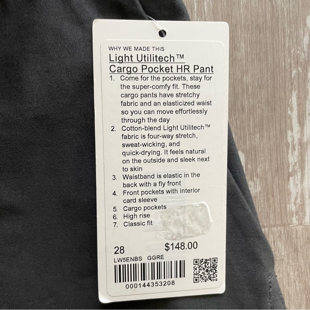 Waist 28” NWT Lululemon Light Utilitech Cargo Pocket HR Pant in Graphite Grey - Picture 3 of 5